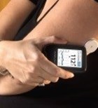 מהי המדבקה ששומרת על ראש ממשלת בריטניה?-תמונה מהי המדבקה ששומרת על ראש ממשלת בריטניה?-תמונה